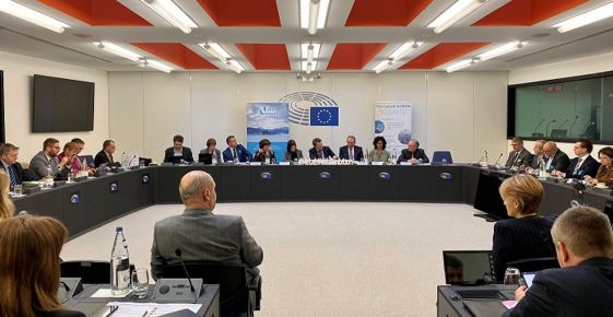 Raw materials, sustainability and trade: How can Europe secure its supply? 2020-01-14 Raw materials, sustainability and trade: How can Europe secure its supply? 2020-01-14
