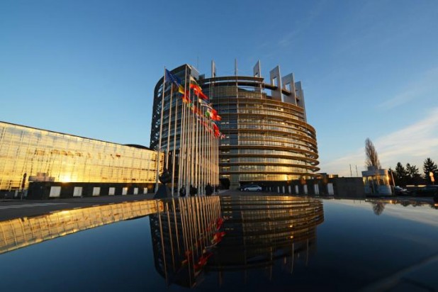 MEPs call for a biding mechanism on the respect for democracy and the rule of law